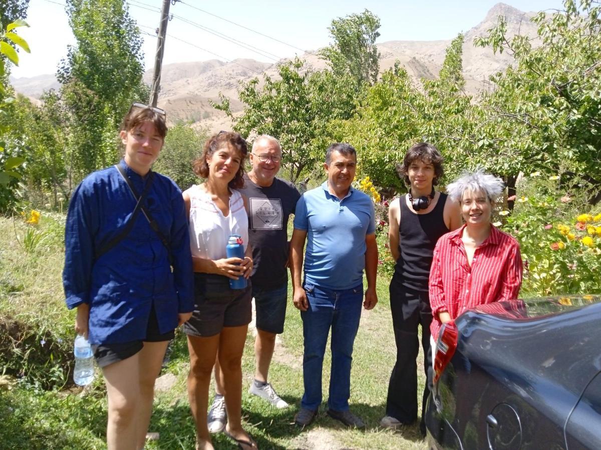 Spring Family Guest House Tersak Esterno foto